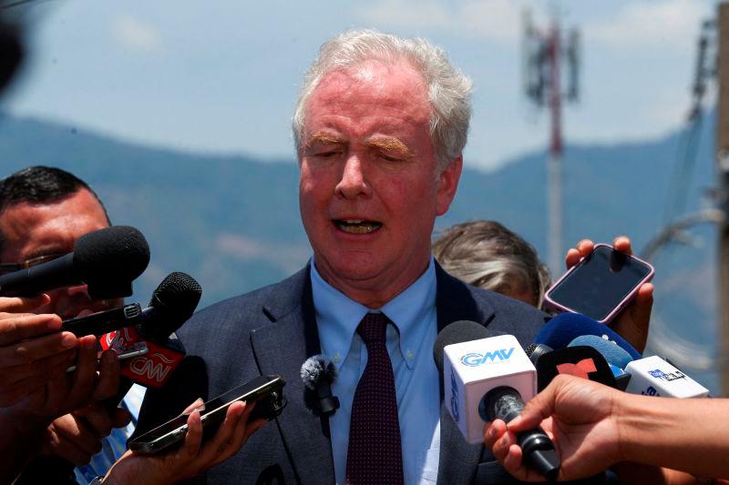 El Salvador blocks US senator from visiting wrongly deported Salvadoran man El Salvador blocks US senator from visiting wrongly deported Salvadoran man