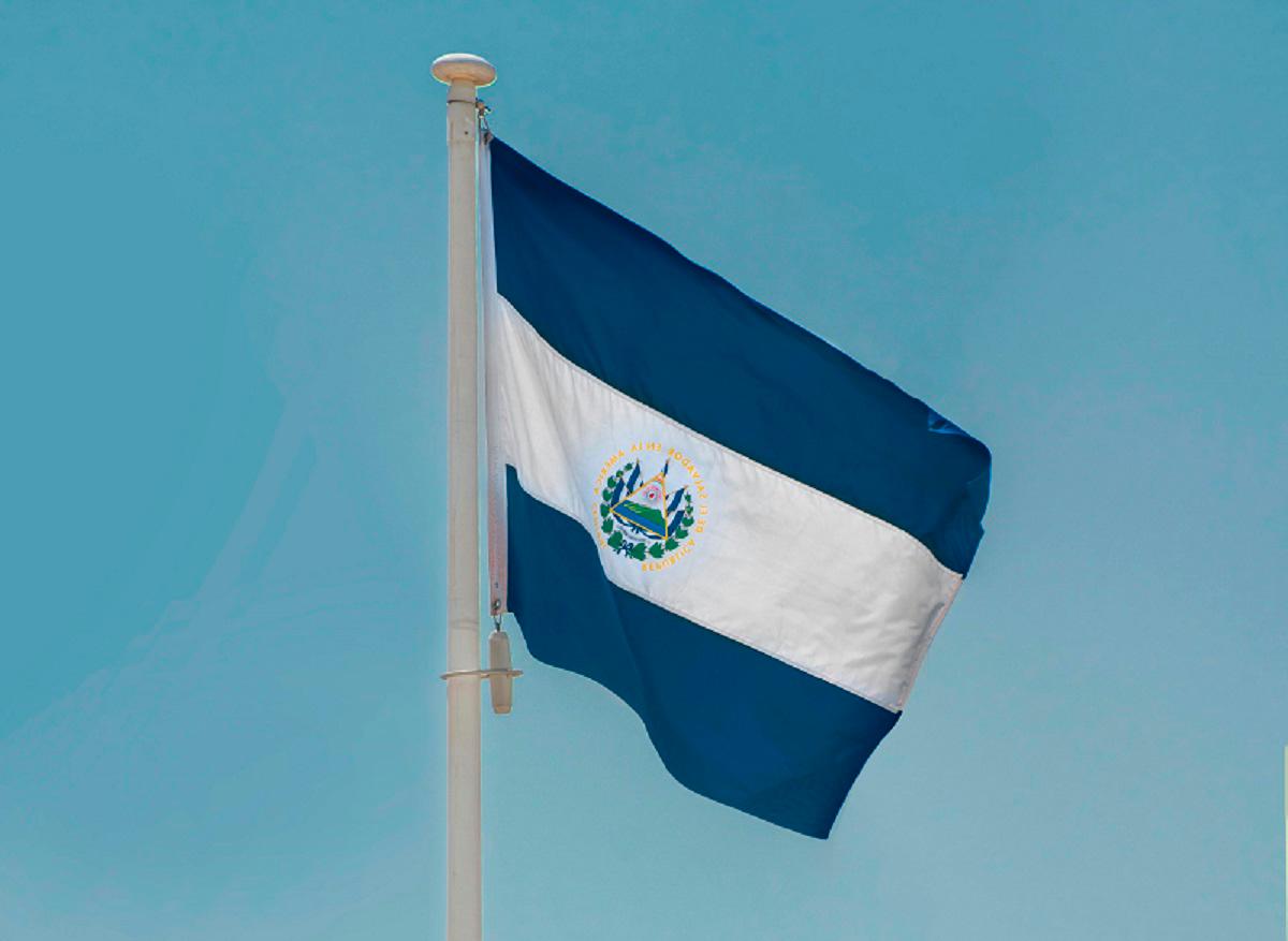 El Salvador enforces military-style school inspections under new education minister El Salvador enforces military-style school inspections under new education minister