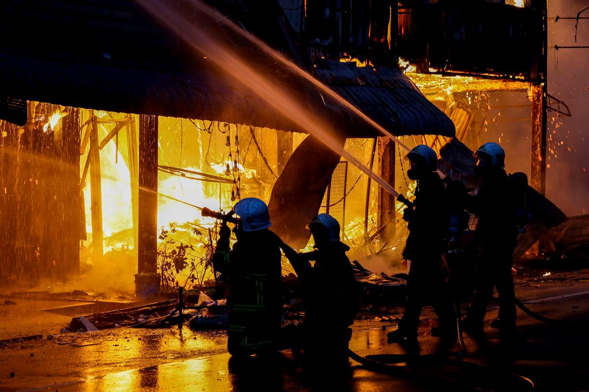 Elderly man dies in Lawas house fire, two survivors rescued Elderly man dies in Lawas house fire, two survivors rescued