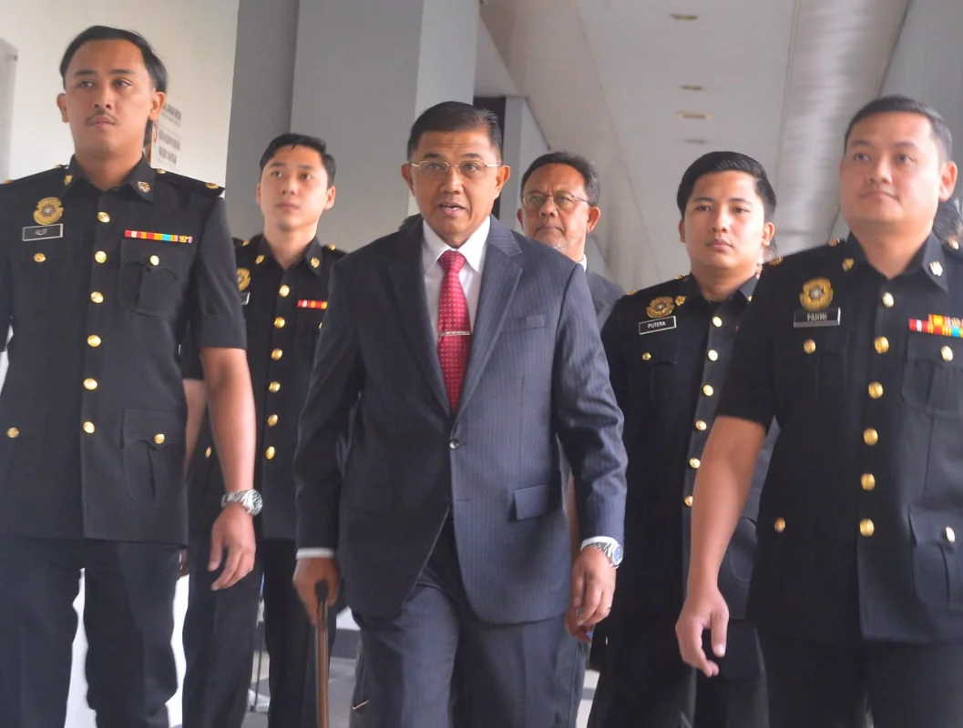 Ex-armed_forces_chief_Mohd_Nizam_Jaffar_charged_with_four_offences__including_RM3_mln_in_CBT Ex-armed forces chief Mohd Nizam Jaffar charged with four offences, including RM3 mln in CBT