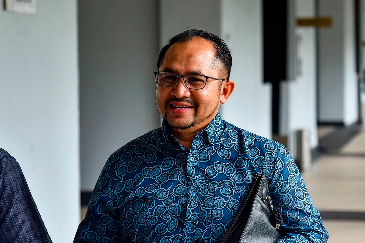 Ex-political secretary to Hamzah faces RM350,000 bribery charges in court Ex-political secretary to Hamzah faces RM350,000 bribery charges in court