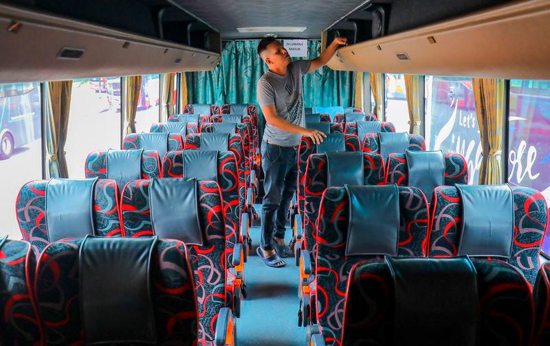 Express bus drivers struggle with low pay, poor welfare Express bus drivers struggle with low pay, poor welfare