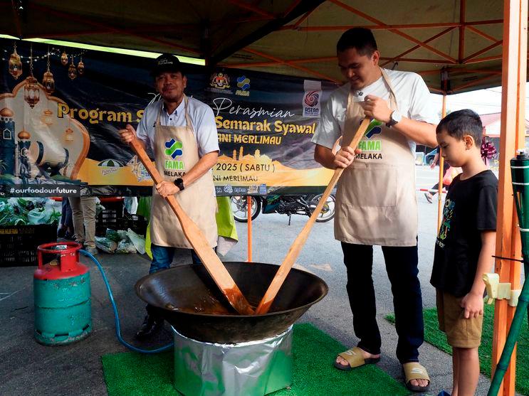 FAMA aims sales of RM250,000 at Mantai Semarak Syawal Programme FAMA aims sales of RM250,000 at Mantai Semarak Syawal Programme