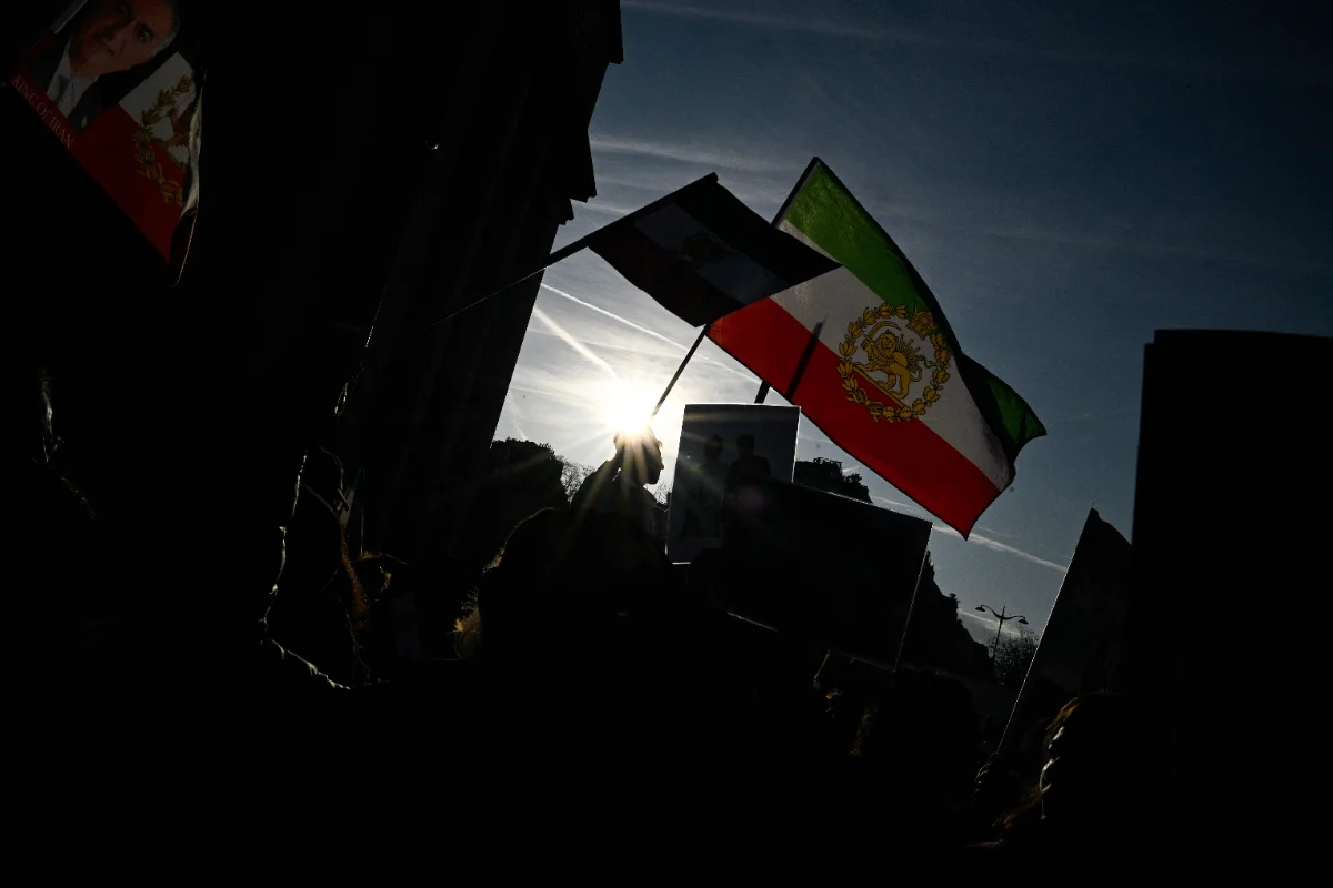 China urges citizens to leave Iran amid rising security threats