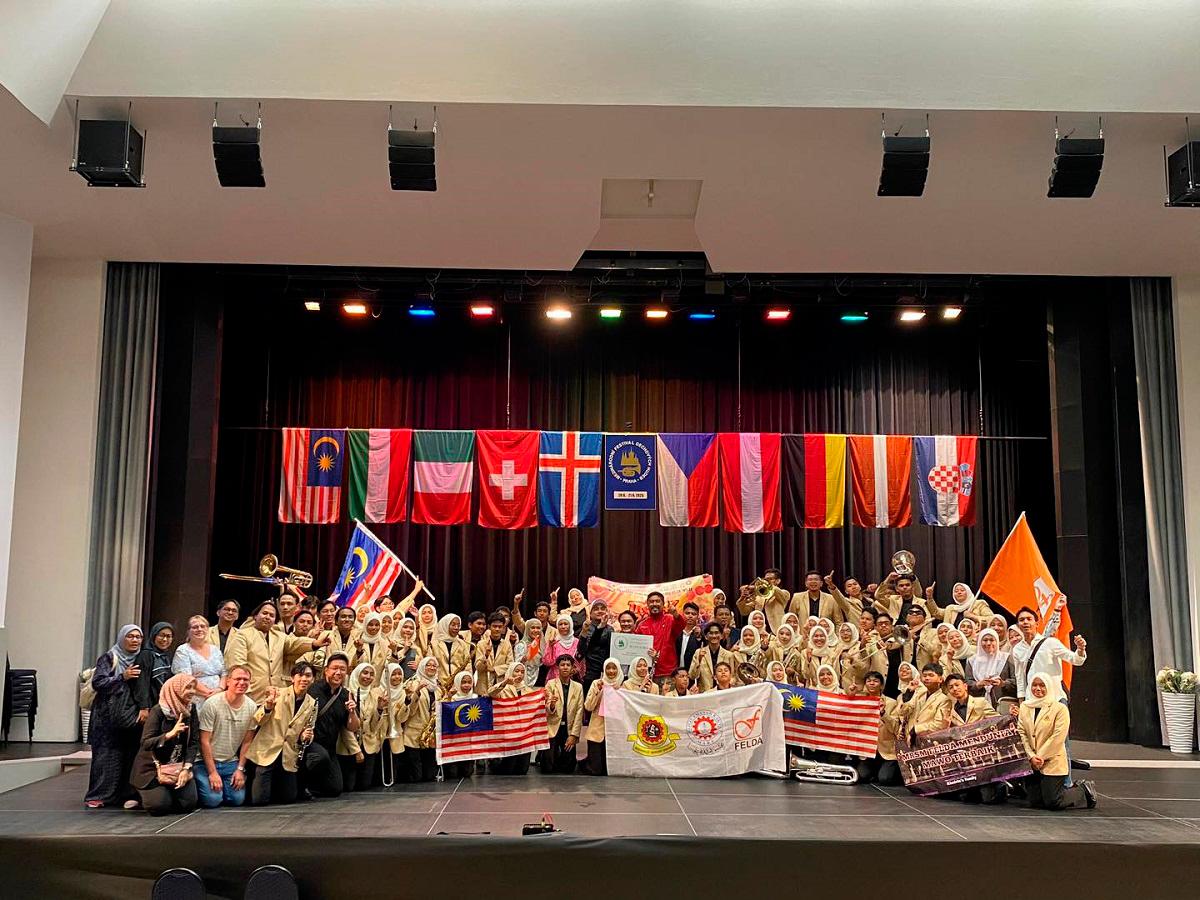 Fahmi congratulates MRSM Ulul Albab Felda Trolak orchestra on gold win in Prague Fahmi congratulates MRSM Ulul Albab Felda Trolak orchestra on gold win in Prague