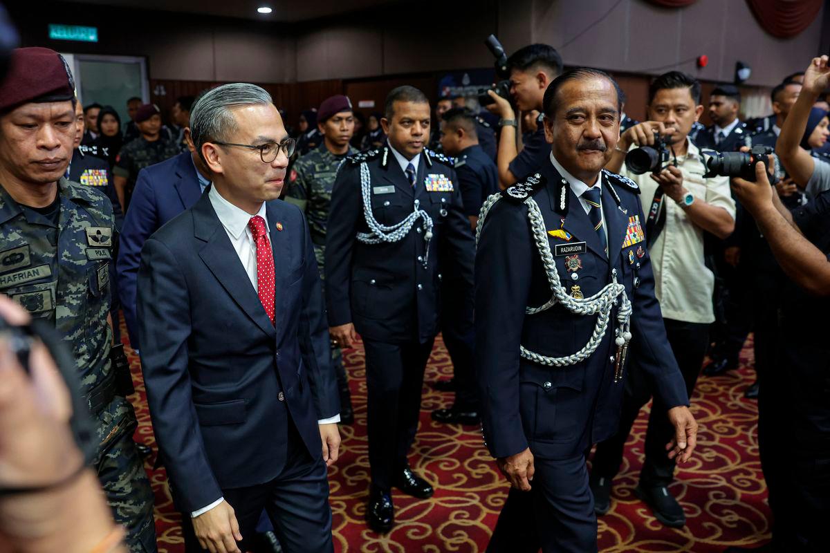 Fahmi congratulates Mohd Khalid on appointment as new IGP