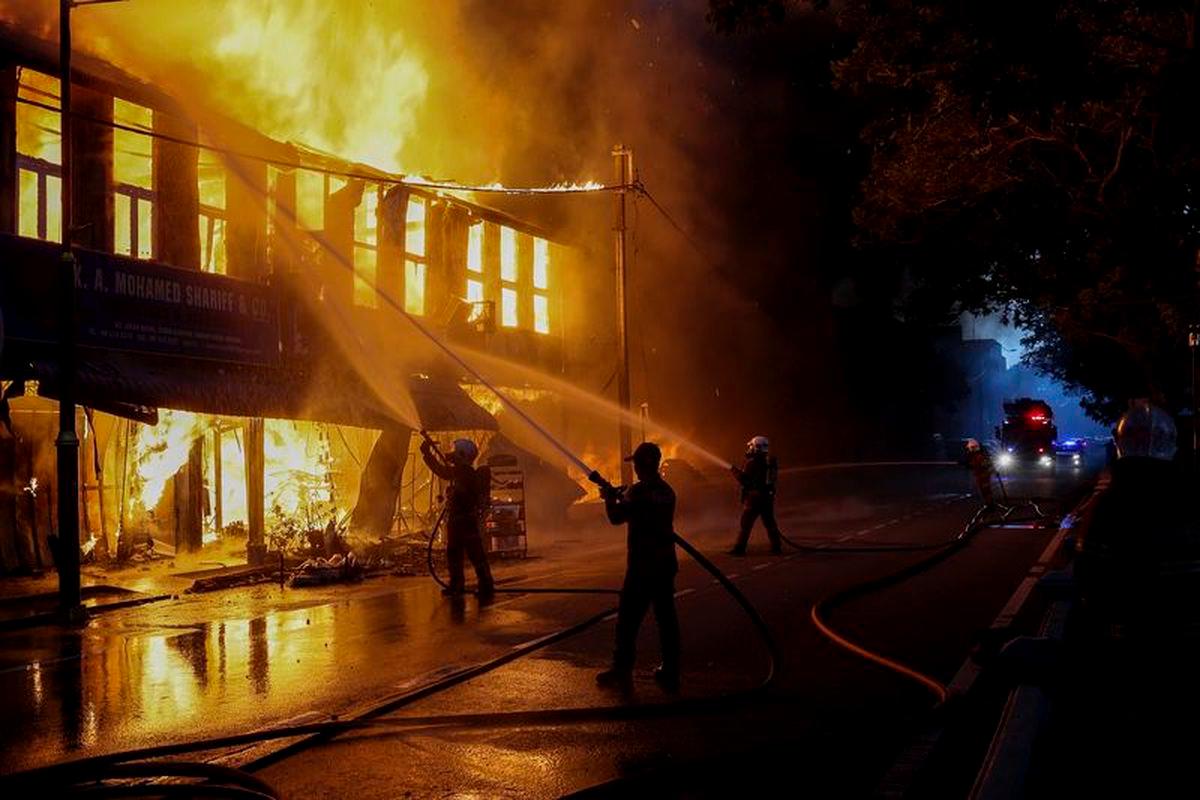 Fire guts 80% of two-storey shop in Petaling Jaya
