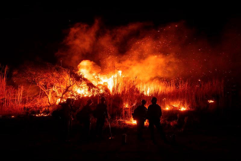 Fire-hit LA faces new peril as dangerous winds ramp up Fire-hit LA faces new peril as dangerous winds ramp up