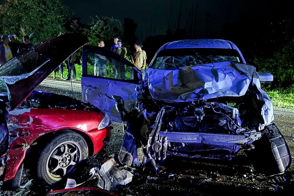Five family members killed in crash near Pekan Five family members killed in crash near Pekan