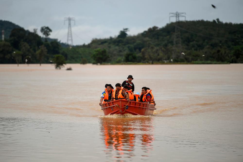 Flash flood: Residents seek JBPM’s help to evacuate