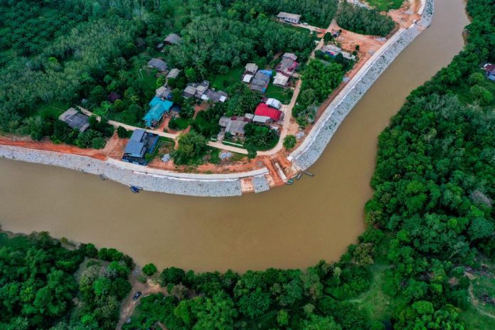 Flood situation in three states worsens Flood situation in three states worsens