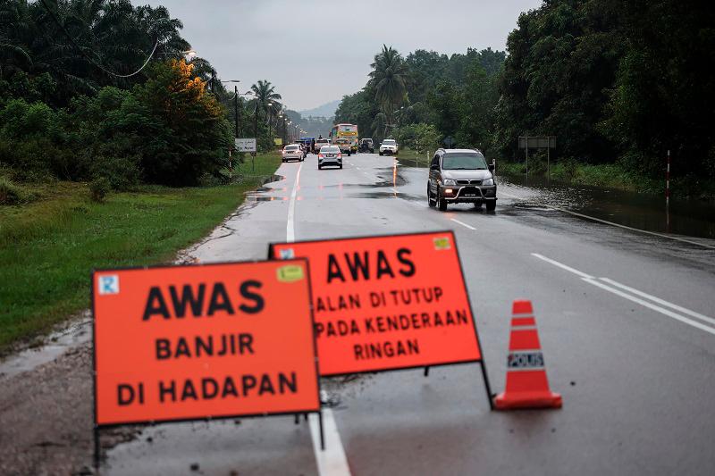 Flooding cuts off several roads in Beluran, Kudat, Pitas and Kota Marudu - Sabah JKR