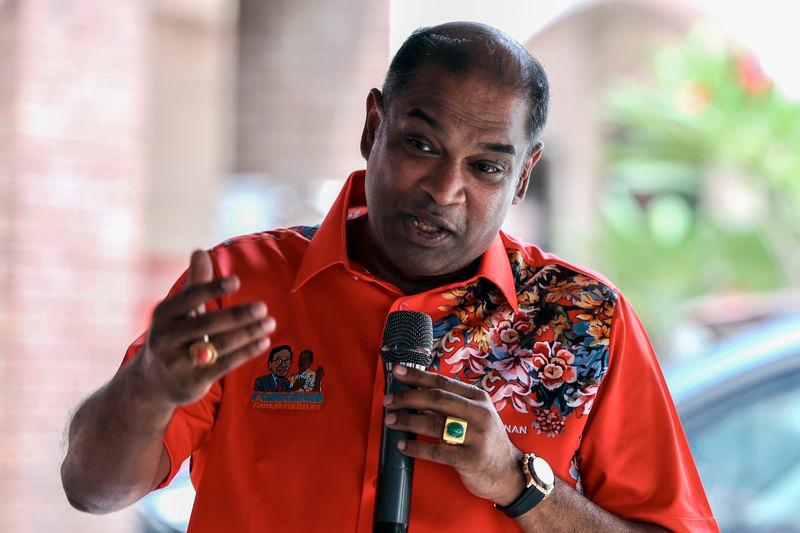 Floods: Ramanan seeks emergency supply centre in Sungai Buloh