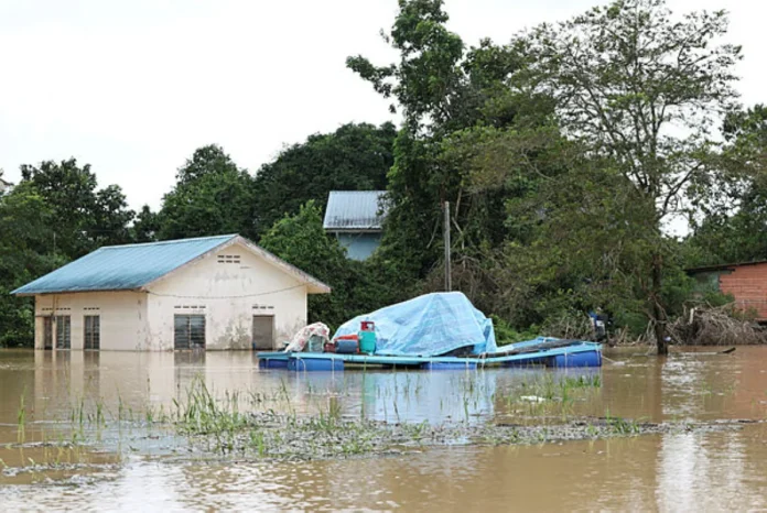 Floods_recede_in_Pahang__fewer_victims_in_Sarawak_and_Johor Floods recede in Pahang, fewer victims in Sarawak and Johor