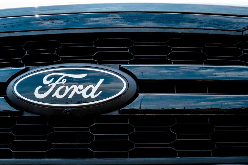 Ford halts shipments of vehicles to China amid tariffs Ford halts shipments of vehicles to China amid tariffs