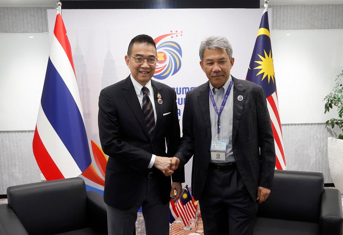 Foreign Minister Mohamad holds bilateral meeting with Thai counterpart Foreign Minister Mohamad holds bilateral meeting with Thai counterpart