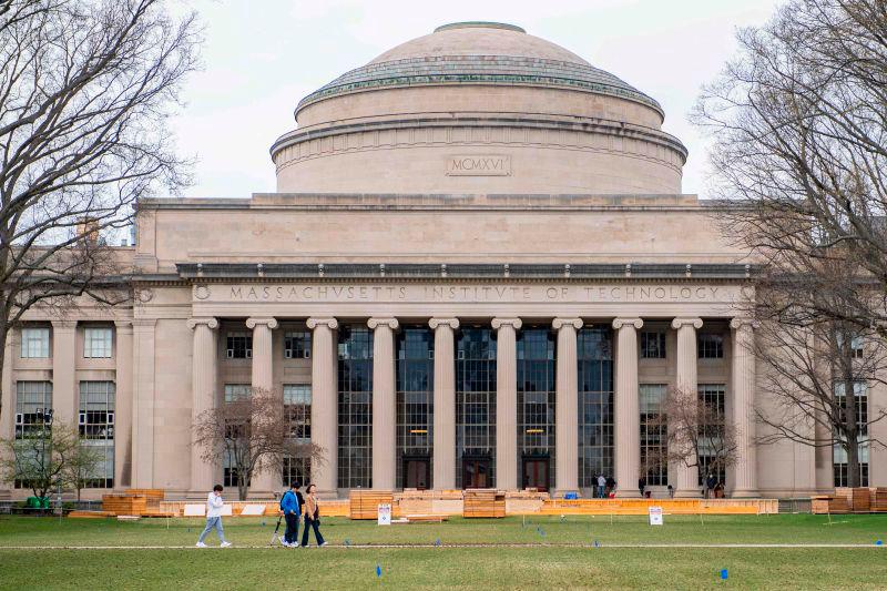 Foreign students in US mount court challenges as Trump ends their legal status