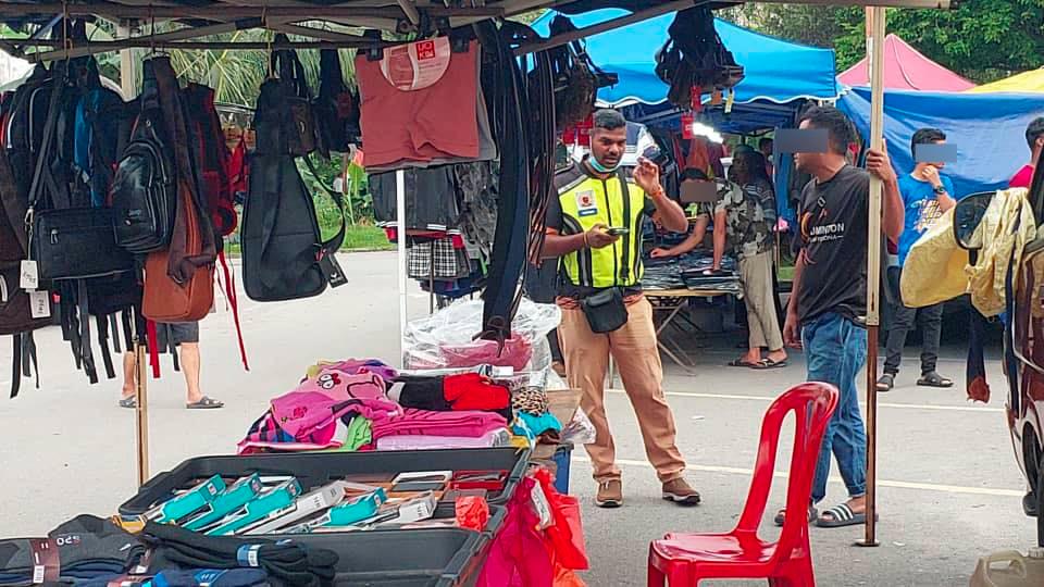 Foreign vendors, illegal business premises in Port Klang busted by MBDK officers