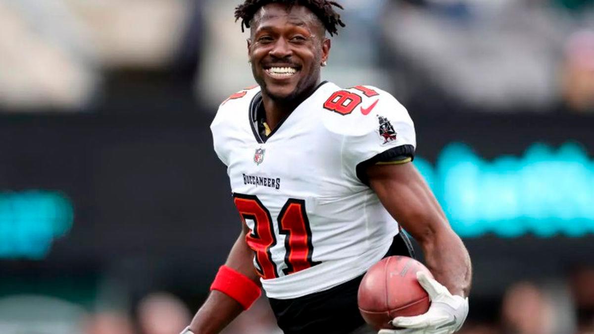 Former NFL star Brown wanted for attempted murder: police Former NFL star Brown wanted for attempted murder: police