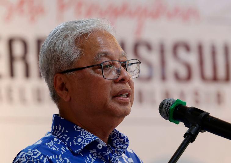Former PM Ismail Sabri rushed to hospital after being discovered unconscious