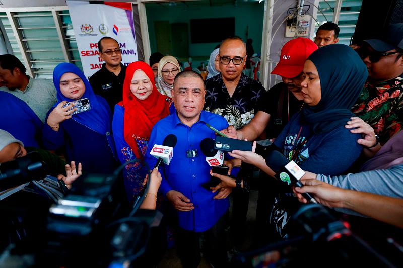 Former Perak Wanita UMNO Chief’s move to PAS long expected - Saarani Former Perak Wanita UMNO Chief’s move to PAS long expected - Saarani