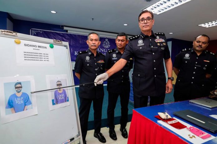 Four burglary cases solved with the arrest of two suspects