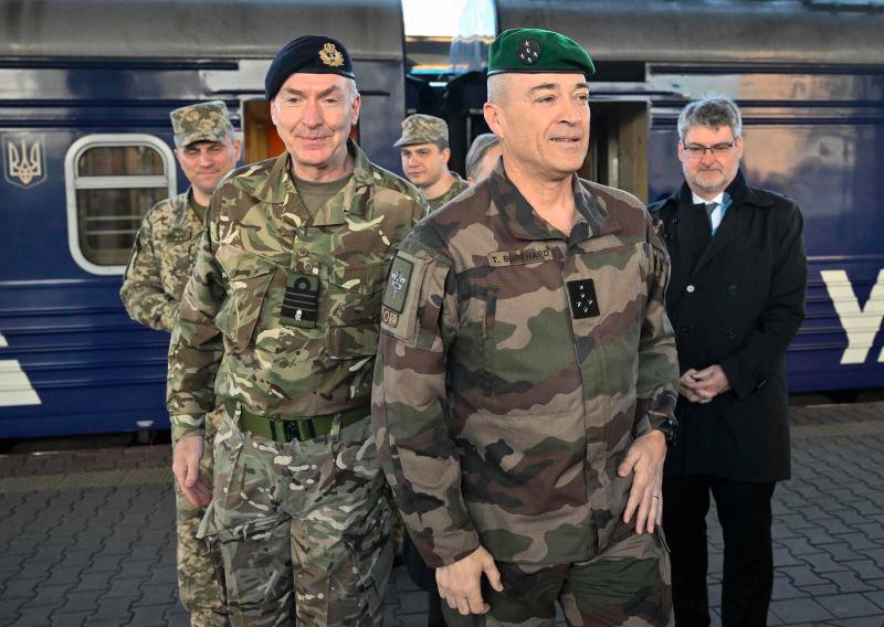 French, UK military chiefs discuss ‘reassurance’ options with Ukraine leader French, UK military chiefs discuss ‘reassurance’ options with Ukraine leader