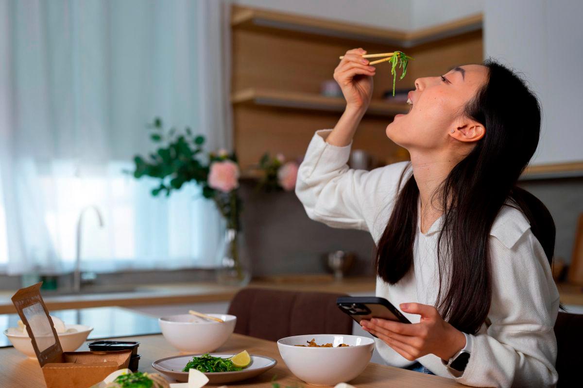 From mindless eating to mindful living 