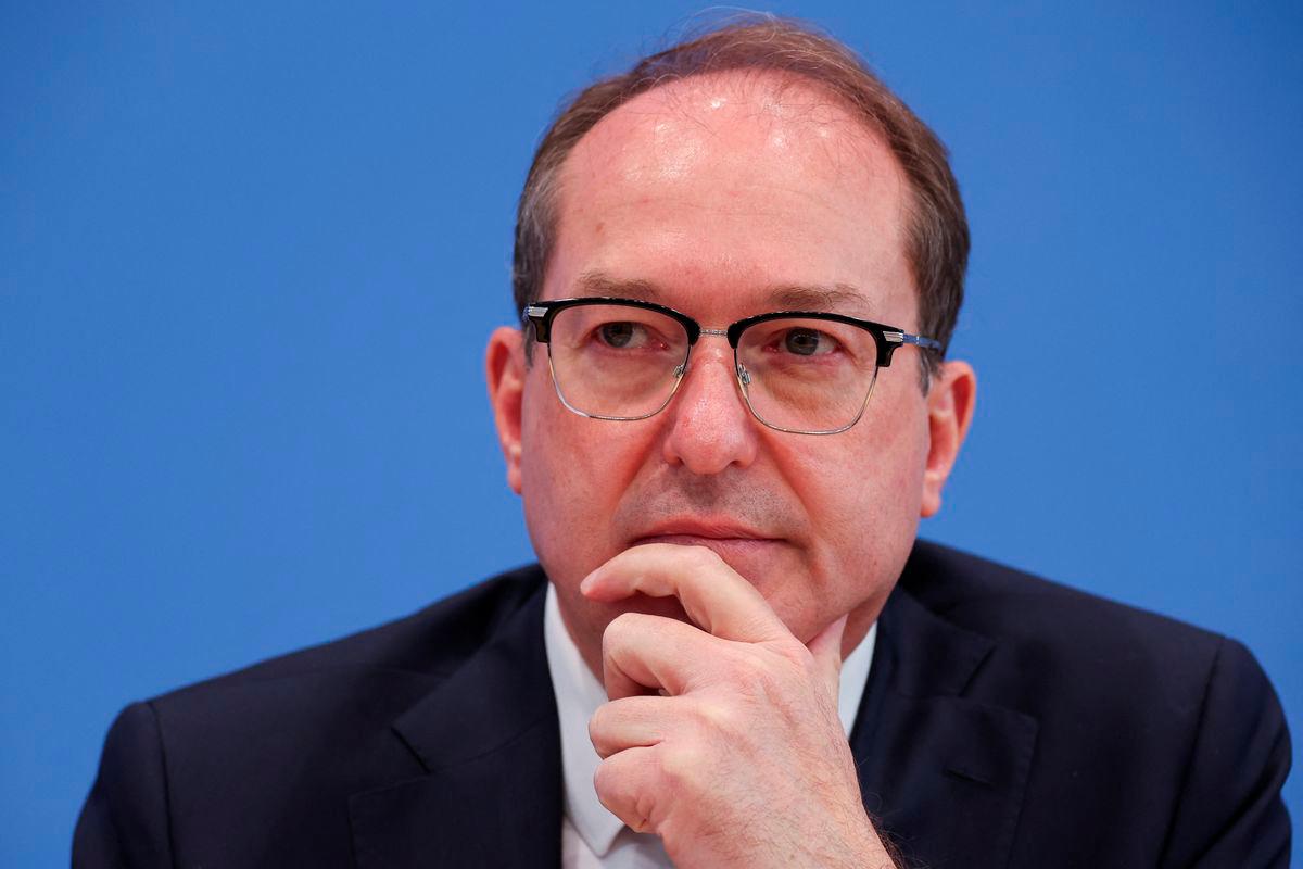 German interior minister against ban on far-right AfD German interior minister against ban on far-right AfD
