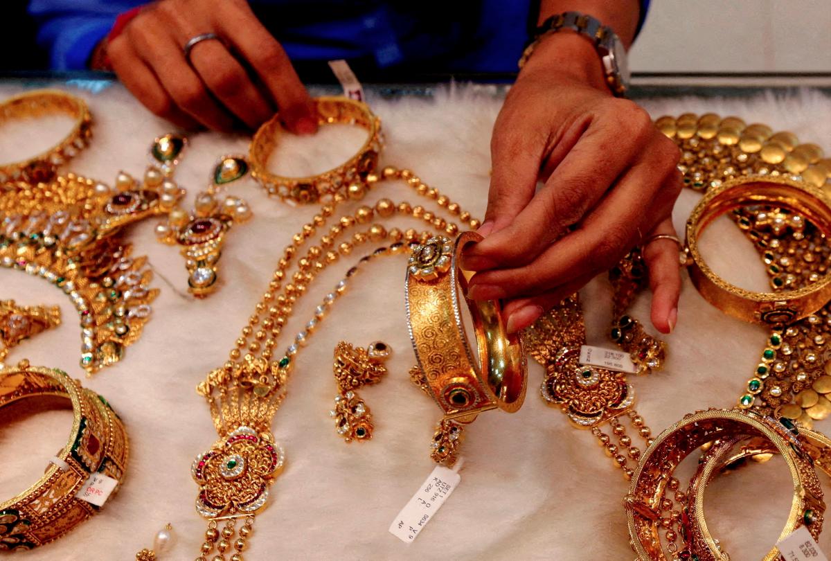 Gold inches up as markets await outcome of US-China trade talks, inflation data Gold inches up as markets await outcome of US-China trade talks, inflation data