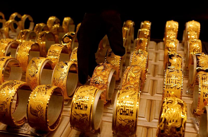 Gold sprints to record above $3,100/oz, set for best quarter since 1986 Gold sprints to record above $3,100/oz, set for best quarter since 1986