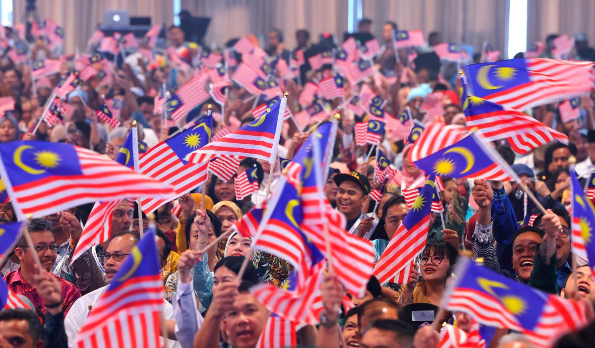 Government agencies and MADANI community urged to raise Jalur Gemilang Government agencies and MADANI community urged to raise Jalur Gemilang