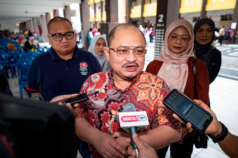Gov't committed to easing burden of low-income families - Shamsul Iskandar Gov't committed to easing burden of low-income families - Shamsul Iskandar
