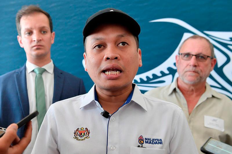 Gov't considers national law to tackle plastic waste pollution Gov't considers national law to tackle plastic waste pollution