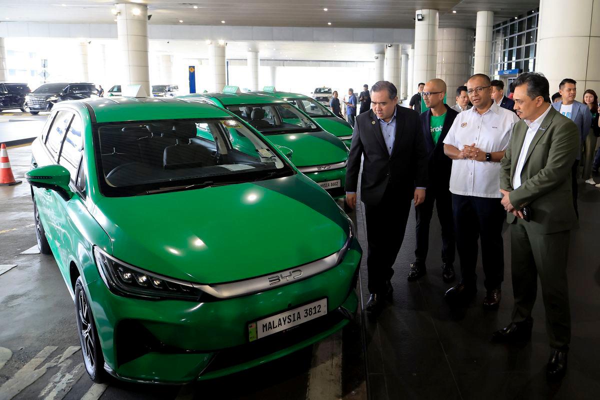 Grab Malaysia EV service launch boosts green mobility at KLIA Grab Malaysia EV service launch boosts green mobility at KLIA