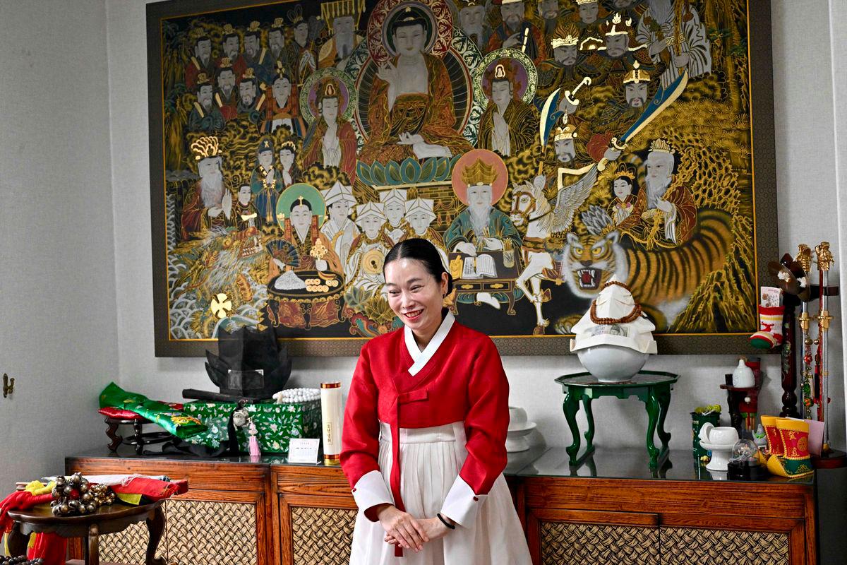 Great hex-pectations: Shamans divided on South Korea’s political destiny Great hex-pectations: Shamans divided on South Korea’s political destiny