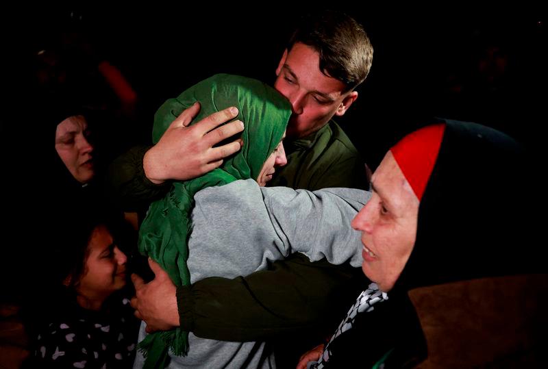 Hamas frees hostages, Israel releases Palestinian prisoners on Day One of ceasefire Hamas frees hostages, Israel releases Palestinian prisoners on Day One of ceasefire