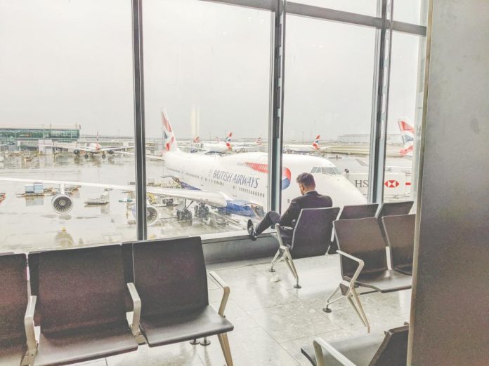 Heathrow to probe shutdown as travellers endure days of disruption