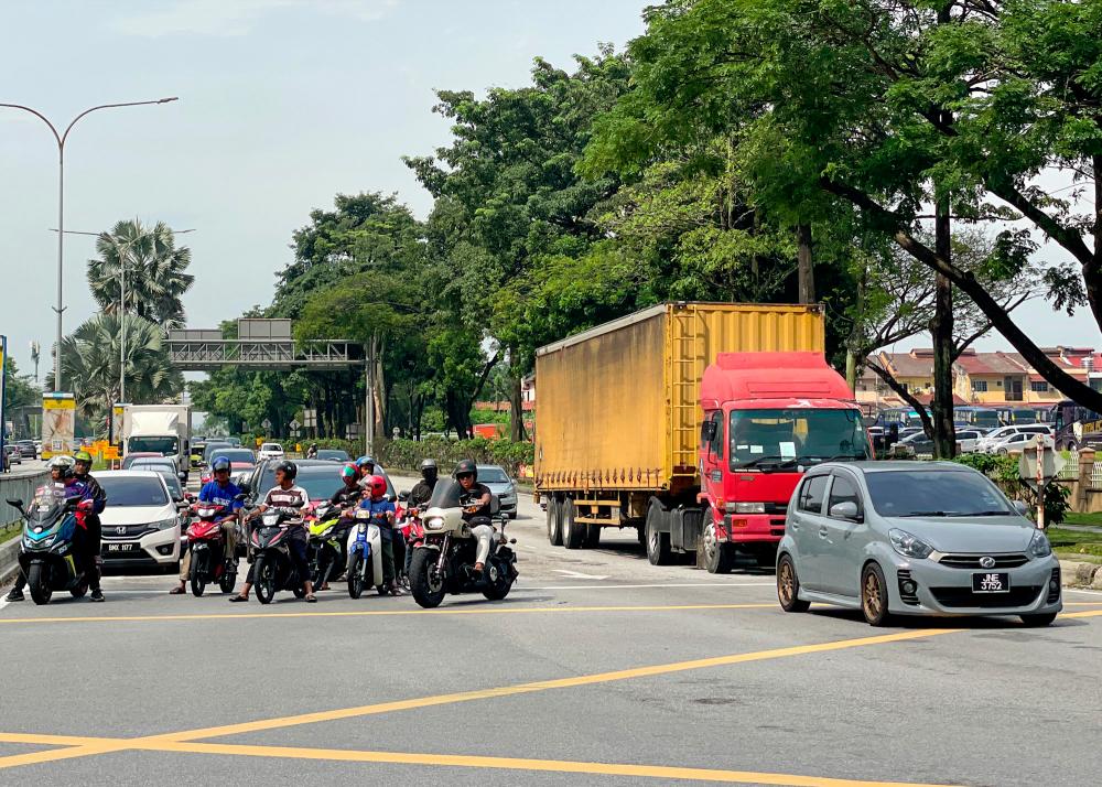 Heavy vehicles banned as millions hit the road for Hari Raya Heavy vehicles banned as millions hit the road for Hari Raya