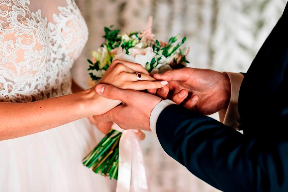 High costs dampen dream weddings High costs dampen dream weddings