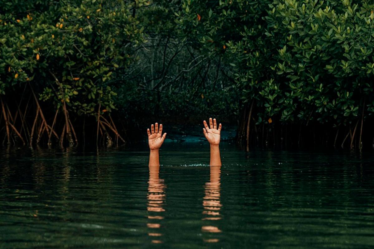 Holiday turns tragic as two siblings drown at Pulau Mentigi beach Holiday turns tragic as two siblings drown at Pulau Mentigi beach