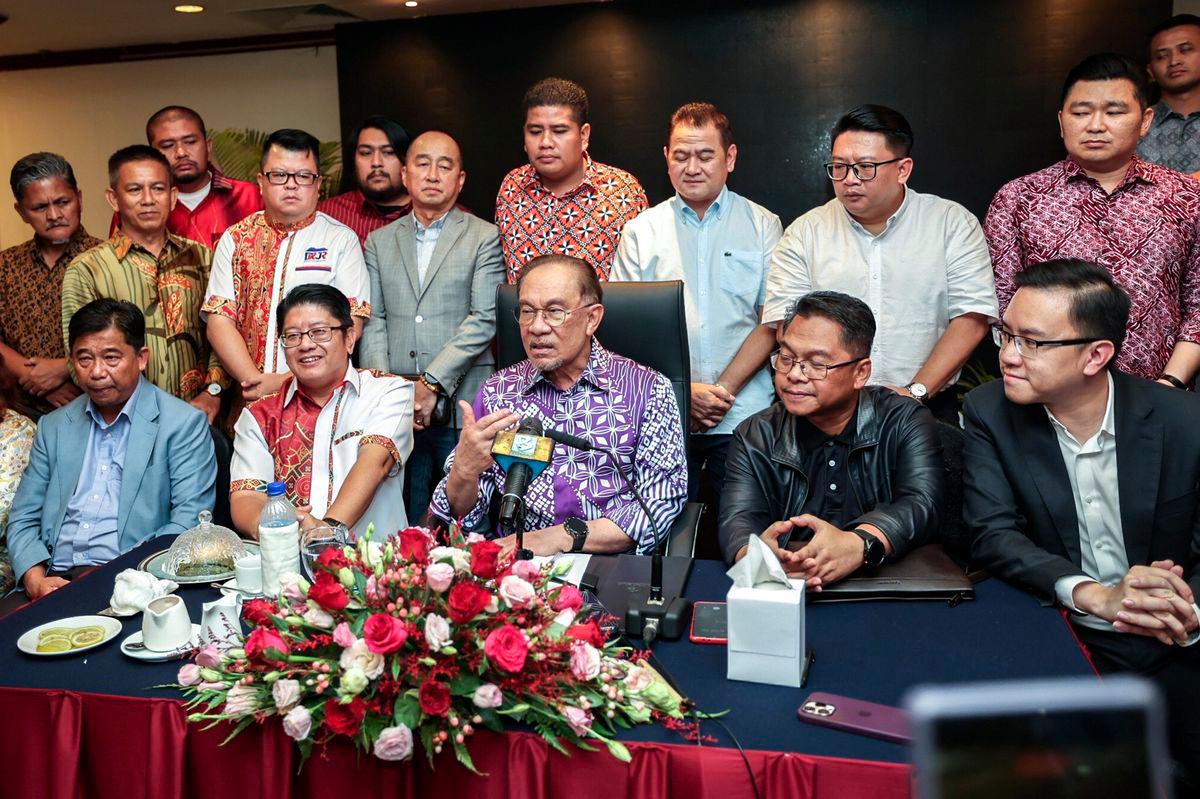 Hubungan kerajaan Persekutuan dan Sabah harus intim, saling percaya - PM Hubungan kerajaan Persekutuan dan Sabah harus intim, saling percaya - PM