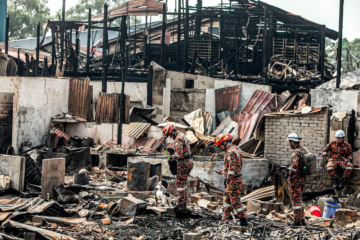 Hutan Melintang fire victims receive aid as cause investigation continues Hutan Melintang fire victims receive aid as cause investigation continues