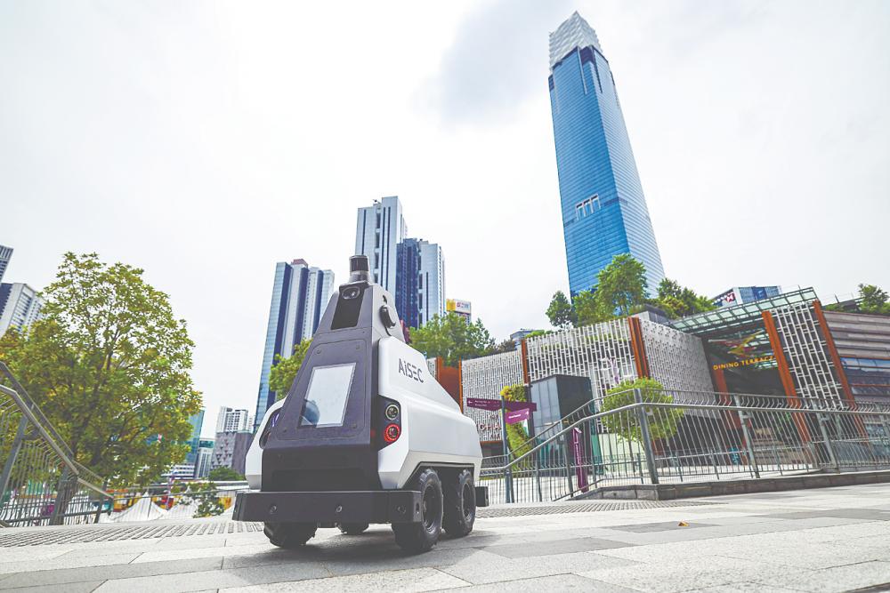 IJM launches Malaysia’s first AI-powered security robot IJM launches Malaysia’s first AI-powered security robot