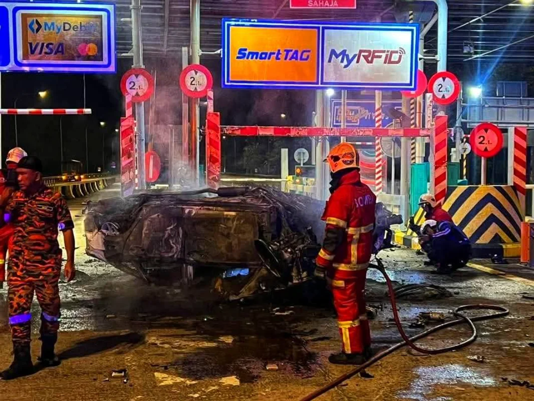 Identiti_dua_mangsa_rentung_dalam_kemalangan_di_tol_Jitra_dikenal_pasti