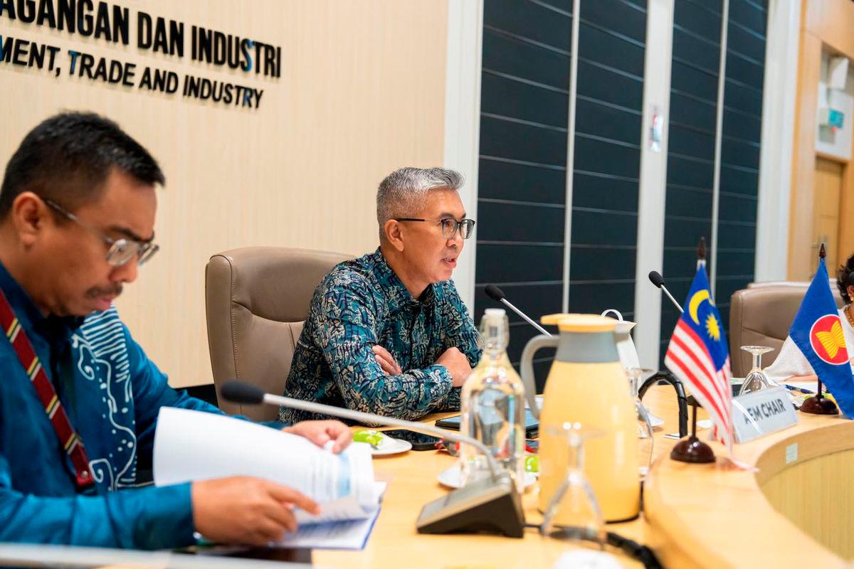 Investors show confidence in Malaysia’s economic growth, says Tengku Zafrul Investors show confidence in Malaysia’s economic growth, says Tengku Zafrul