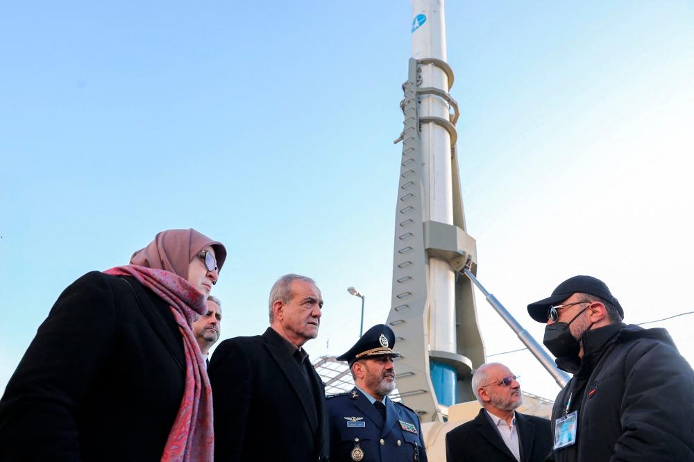 Iran unveils new ballistic missile in show of force
