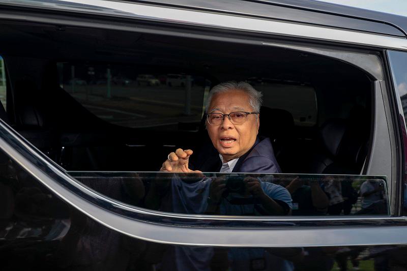 Ismail Sabri leaves MACC headquarters, probe to continue tomorrow Ismail Sabri leaves MACC headquarters, probe to continue tomorrow