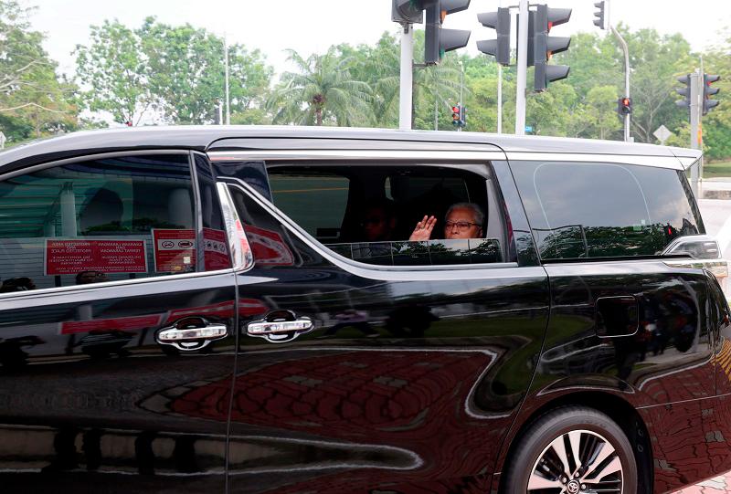Ismail Sabri quizzed by MACC for over six hours