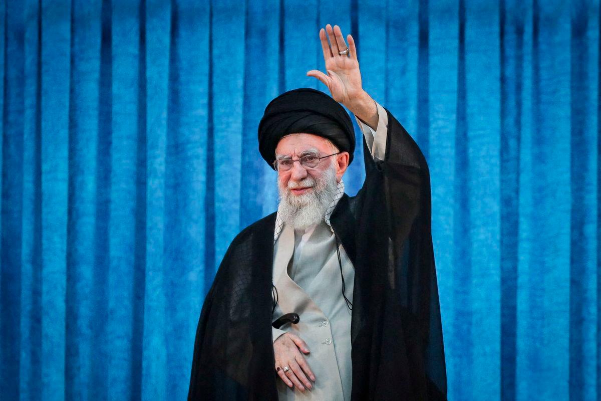 Israel launches major strikes on Iran, Tehran vows 'bitter' revenge Israel launches major strikes on Iran, Tehran vows 'bitter' revenge